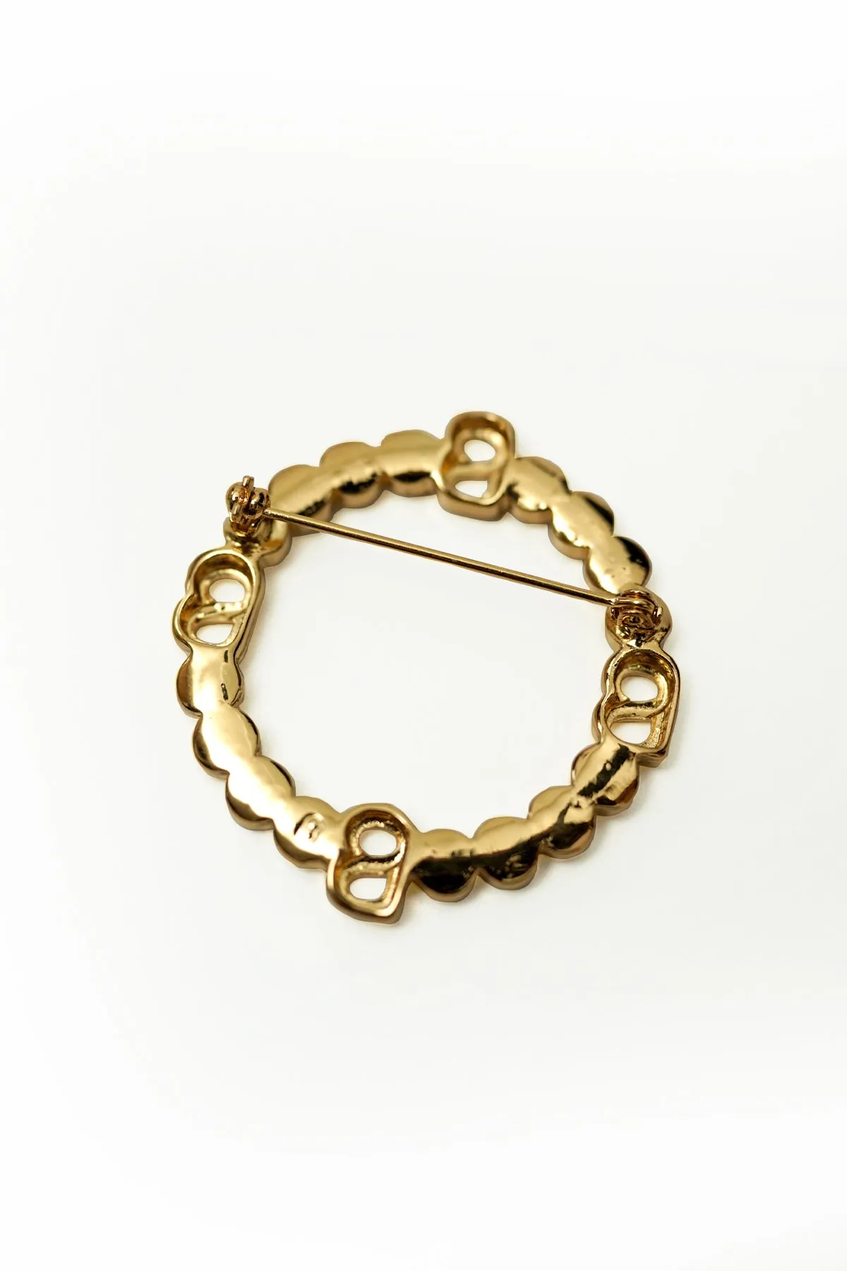 Anna Round Brooch - Golden
