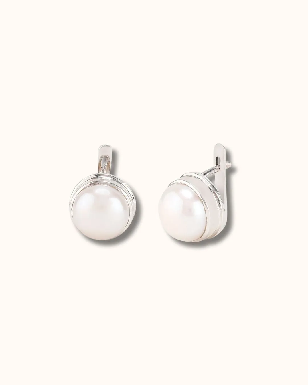 Classic Round in White Pearl Earrings