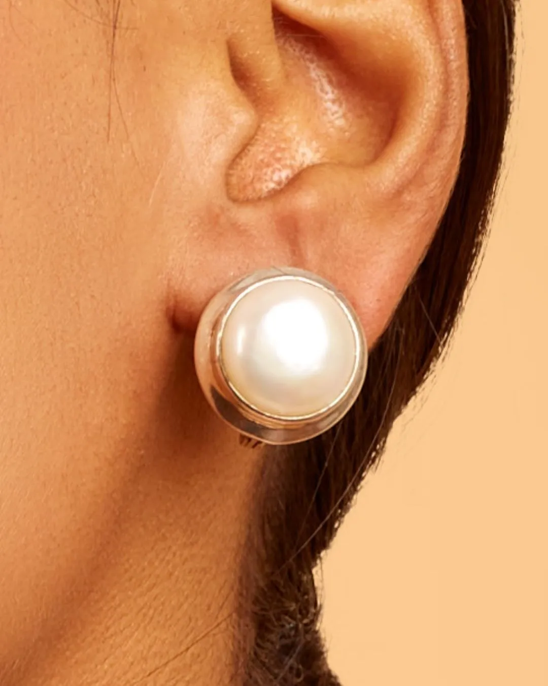 Classic Round in White Pearl Earrings