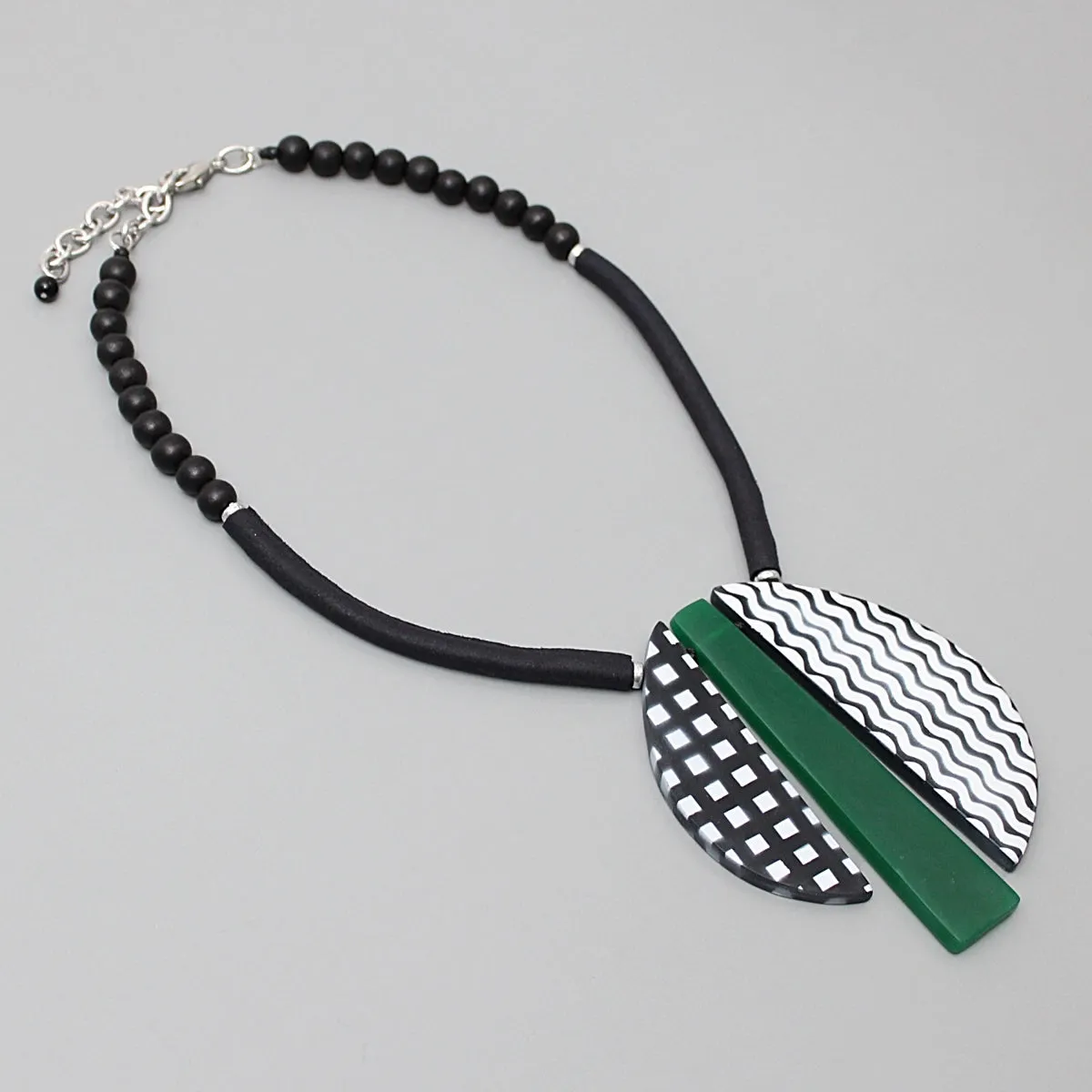 Emerald Lunetta Necklace