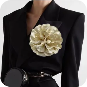 Large Rose Flower Brooches Lapel Pins,Dainty Satin Fabric Pearl Brooches Lapel Pins Elegant Silk Camellia Flower Oversized Brooch Pin for Women Wedding Part Dance Banquet Dress Suit Accessories Jewelry