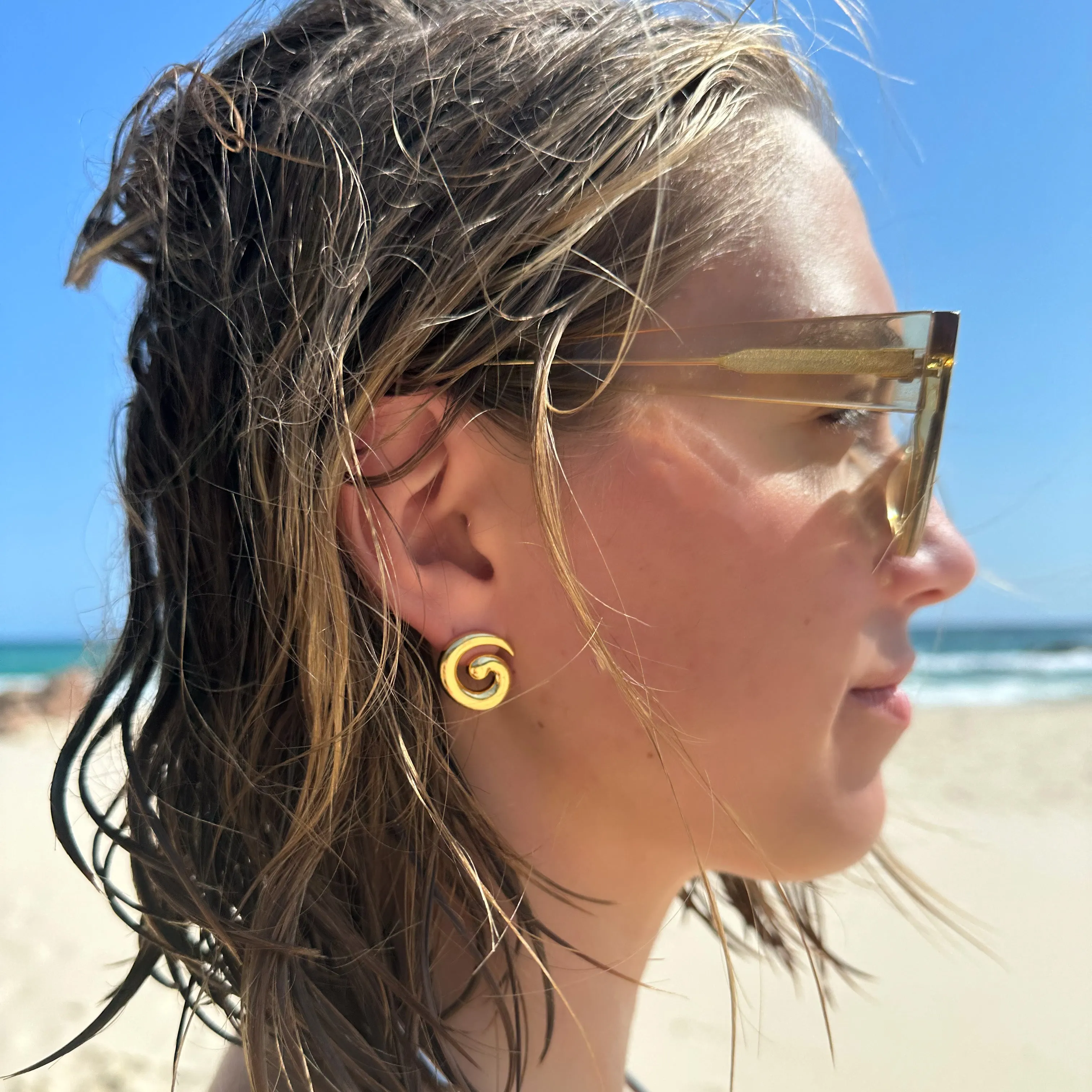 Mini Swirl Earrings- gold